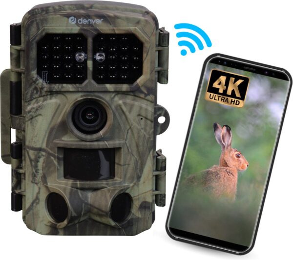 Vooraanzicht van de Denver WCT8026 wildcamera met camouflagebehuizing